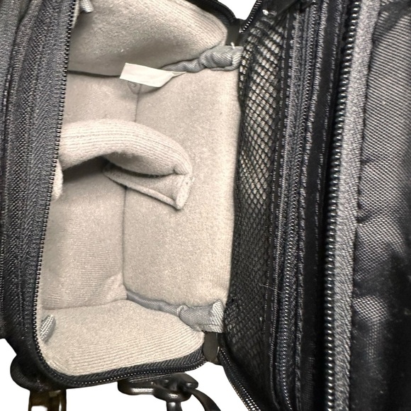 Lowepro Edit 110 Camera Case - Picture 6 of 10